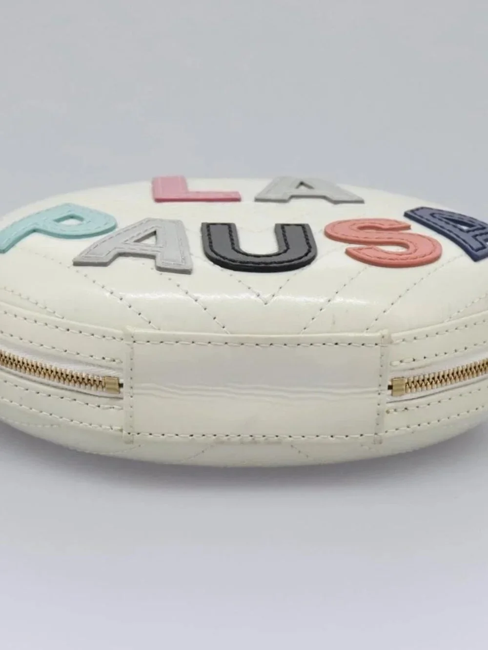 CHANEL V Stitch LA PAUSA Chain Shoulder Bag Leather White CC Auth bs23014SAV
